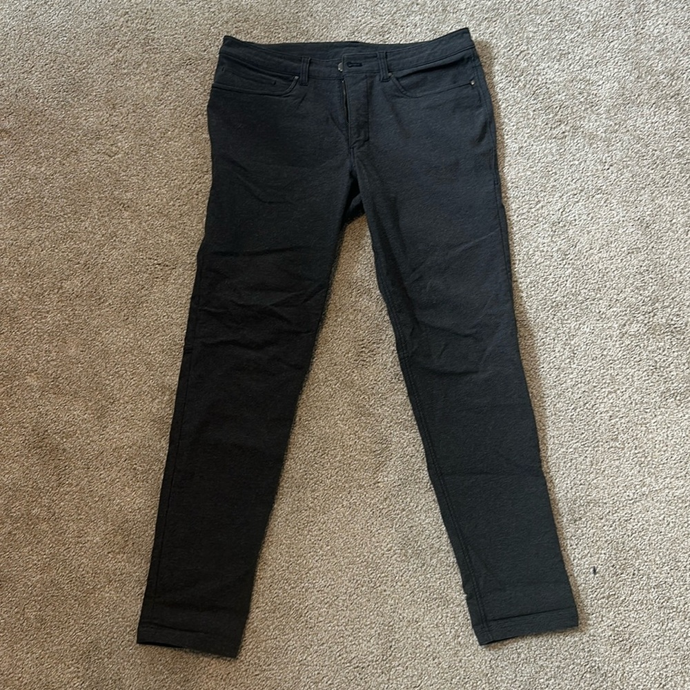 Men’s Lululemon ABC slim pant